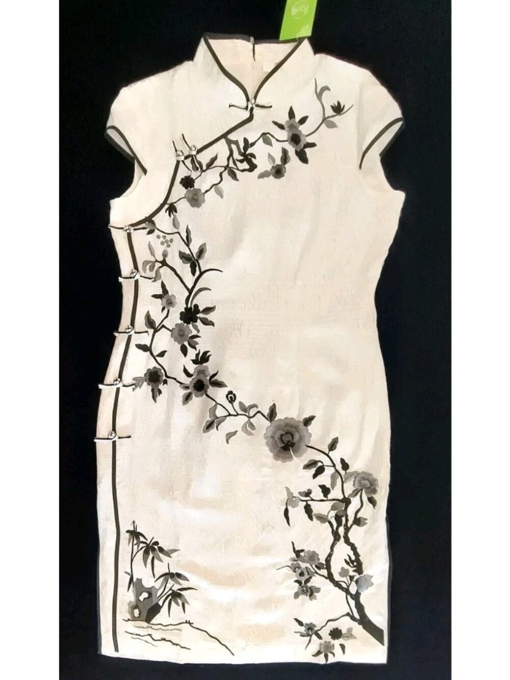 Baifu Women’s Size XXL White Satin Floral Embroidered Chinese Qipao Dress